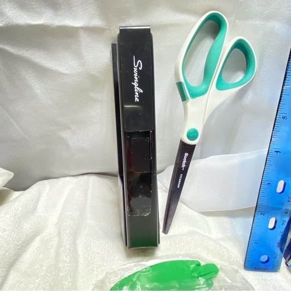 Swingline Stapler, Staples and Scissors bundle - Picture 2 of 6
